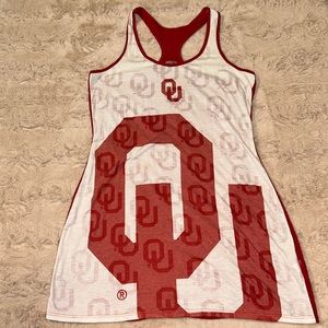 OU Sooners • University of Oklahoma top in size M
